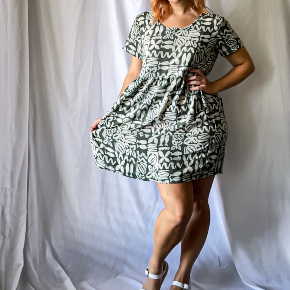 Vintage Hawaiian Floral Print Coconut Girl Dress